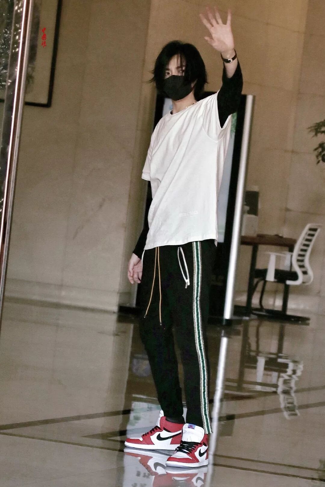 币圈大佬对炒鞋与比特币的看法_吴亦凡引爆炒鞋圈后币圈的反应_莱特币矿机 一天收益